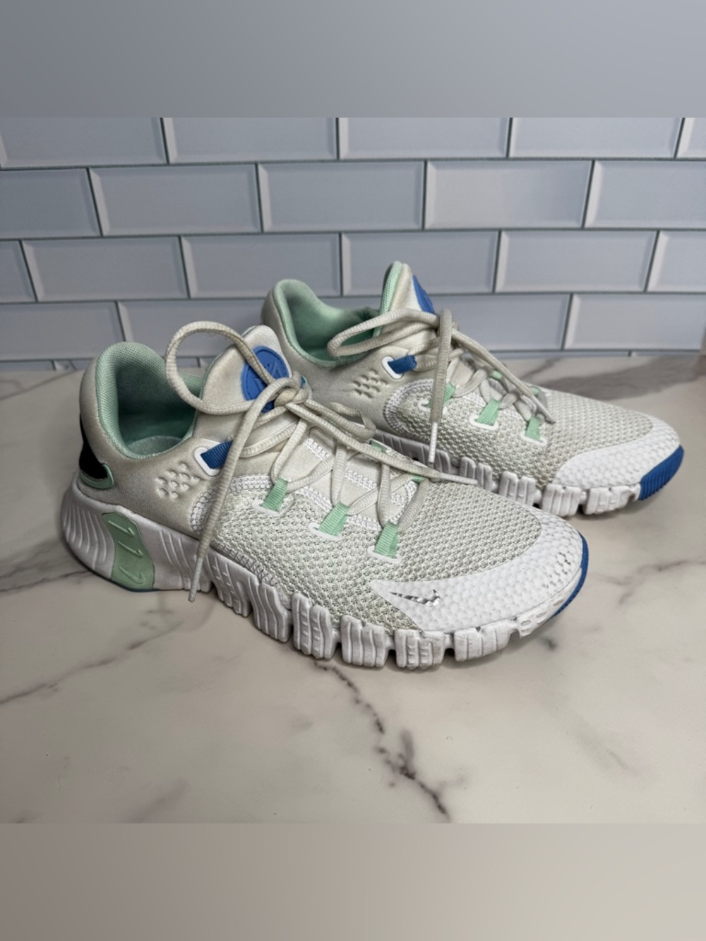 Nike Free Metcon 4 Sneakers Womens 9 White Mint Foam Training Shoes